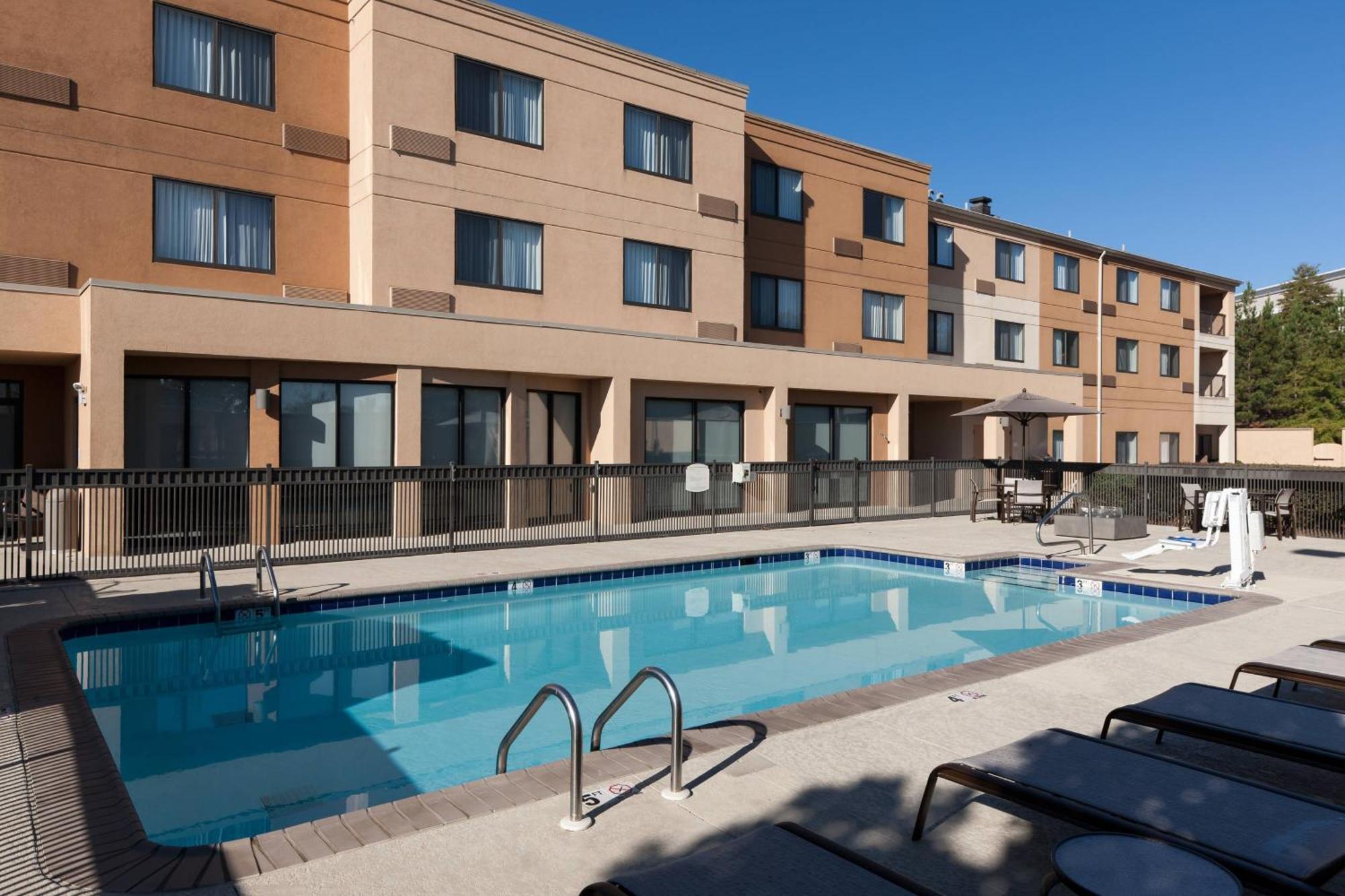 Courtyard By Marriott Birmingham Trussville Eksteriør billede